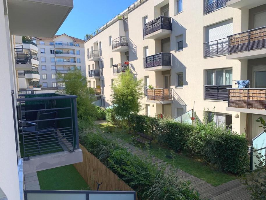 Beau Studio Tout Confort Au Calme Avec Parking . Leilighet Villeurbanne Eksteriør bilde